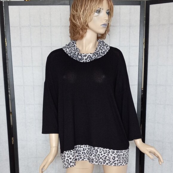 Chico's Black/White Leopard Print Turtleneck Sweater 3/4 Sleeve SZ 2/L - Picture 1 of 8